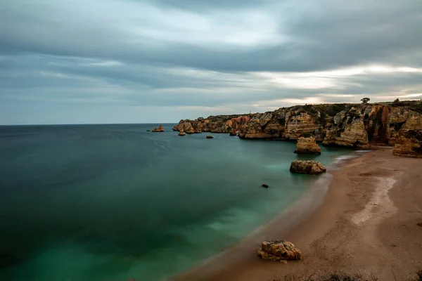 Ein Malerischer Blick Auf Die Felsige Küste Lagos Portugal Vor — Stockfoto