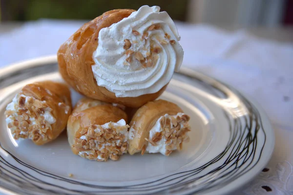 Closeup Shot Sweet Cones Whipped Cream — Stock Photo, Image