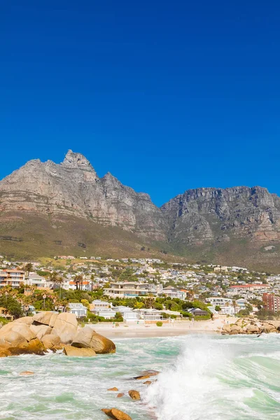Güneşli Cape Town Güney Afrika Nın Mavi Gökyüzünün Altında Dikey — Stok fotoğraf