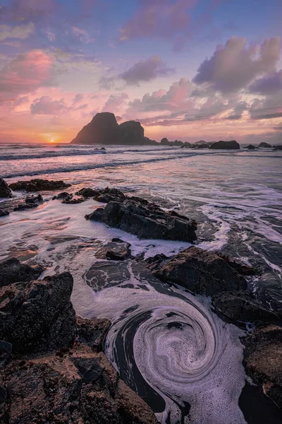 Een Dramatische Zonsondergang Boven Een Zeegezicht Het Noorden Van Californië — Stockfoto