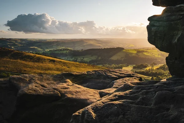 Eine Aufnahme Einer Felsigen Landschaft Einem Bewölkten Tag — Stockfoto