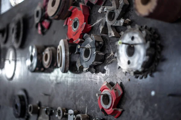 Primer Plano Las Partes Afiladas Metal Una Máquina Industrial — Foto de Stock