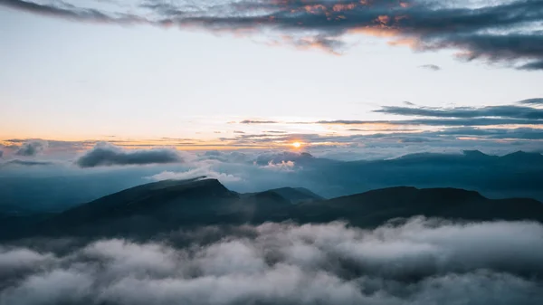 Primer Plano Una Hermosa Puesta Sol Los Dolomitas —  Fotos de Stock