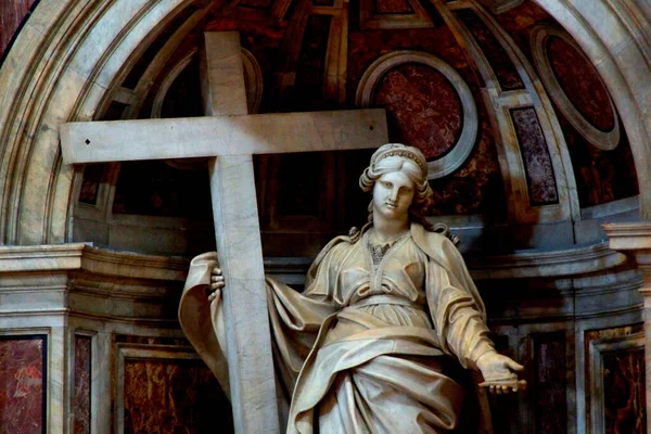 Închidere Statuii Sfintei Elena Lângă Cruce Bazilica Petru Din Vatican — Fotografie, imagine de stoc
