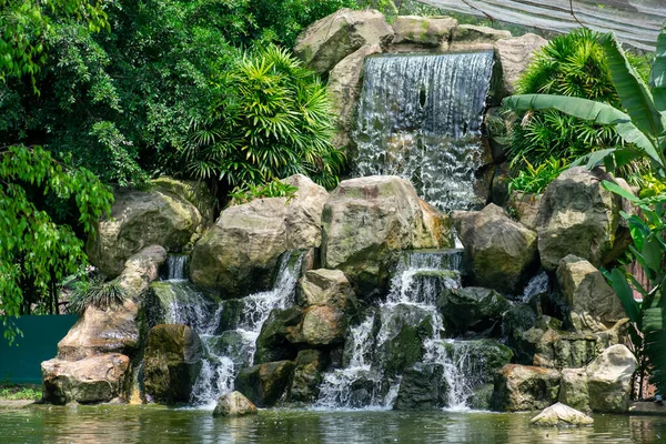 Маленький Водоспад Пташиному Парку Куала Лумпур Малай — стокове фото