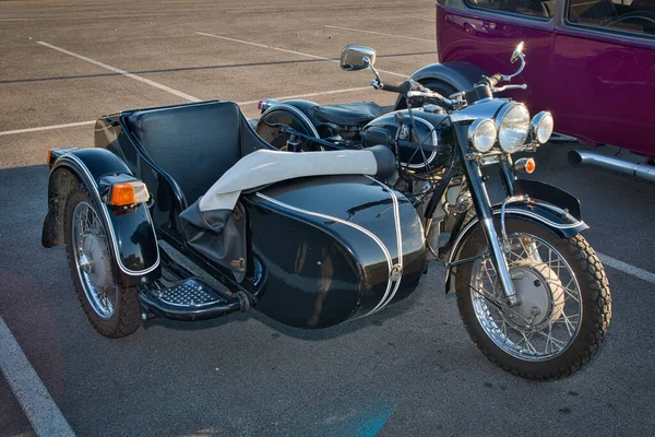 Vintage Motocicleta Preta Com Sidecar — Fotografia de Stock