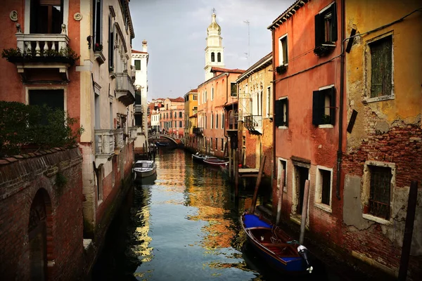 Venedig Italien Februar 2016 Ein Typisch Venezianischer Kanal Dessen Venezianische — Stockfoto