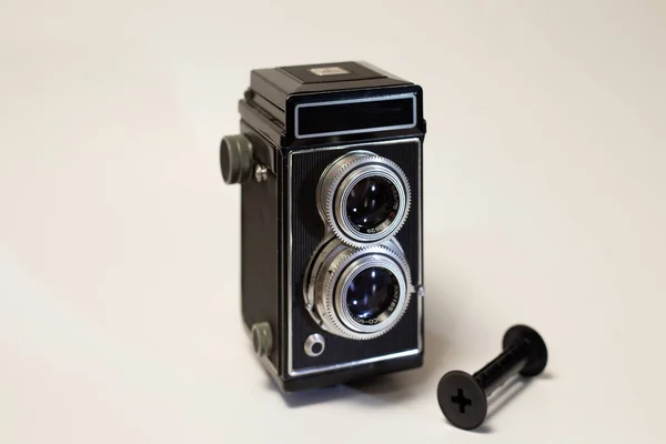 Egy Régi Vintage Twin Lencse Reflex Roll Film Kamera Elszigetelt — Stock Fotó