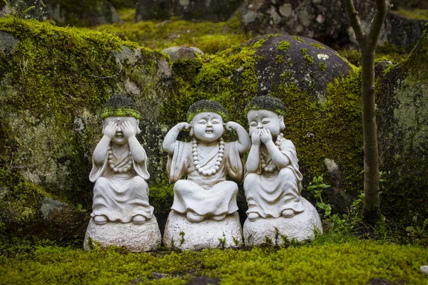 Plano Selectivo Una Escultura Religiosa Miyajima Japón — Foto de Stock