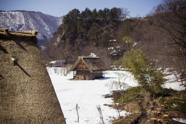 日本白川 一个寒冷的冬日 在山区拍摄到的建筑物的特写 — 图库照片