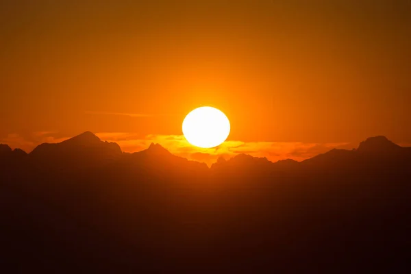 Lumoava Laukaus Luonnonkaunis Auringonlasku — kuvapankkivalokuva