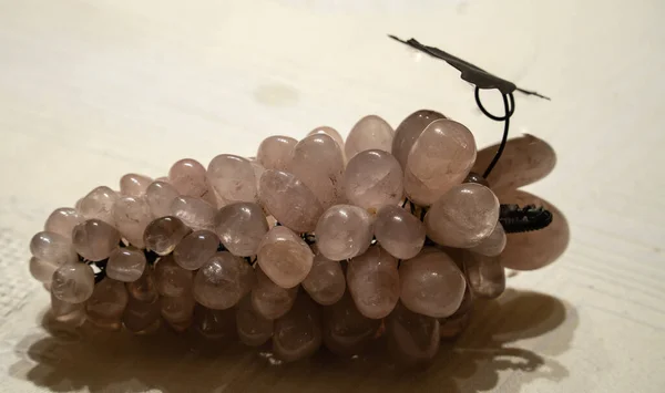 Mücevherden Yapılmış Üzümlerin Yakın Plan Çekimi — Stok fotoğraf
