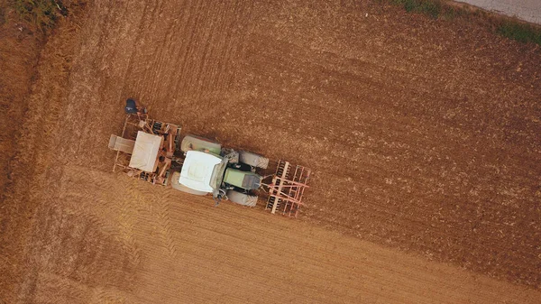 Воздушный Вид Комбайна Готовящего Сельскохозяйственные Угодья Посеву — стоковое фото