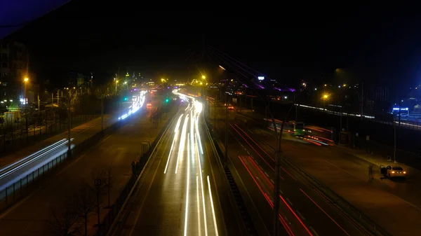 Longa Exposição Das Luzes Carro Uma Estrada Cidade Noite — Fotografia de Stock