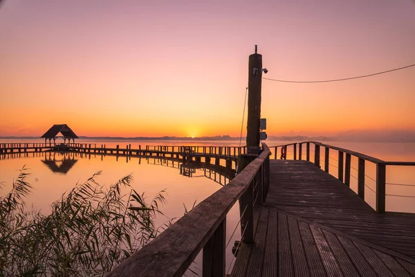 Schöner Sonnenuntergang Über Dem See — Stockfoto