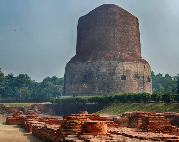 Sarnath Pod Jasně Modrou Oblohou Indii — Stock fotografie