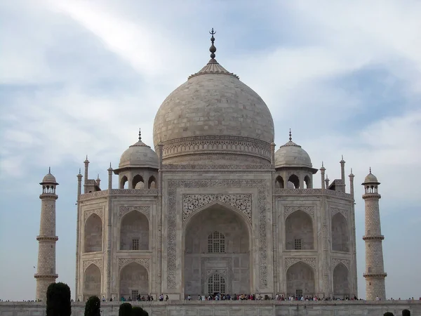 Fasada Taj Mahal Pod Błękitnym Niebem Agra Indie — Zdjęcie stockowe