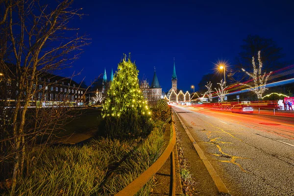 Ein Schöner Blick Auf Die Lübecker Innenstadt Mit Weihnachtsdekoration Der — Stockfoto