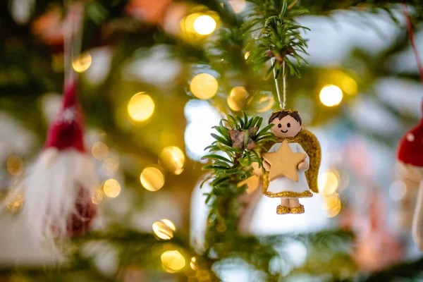 Ornamento Árvore Natal Com Luzes Fundo — Fotografia de Stock