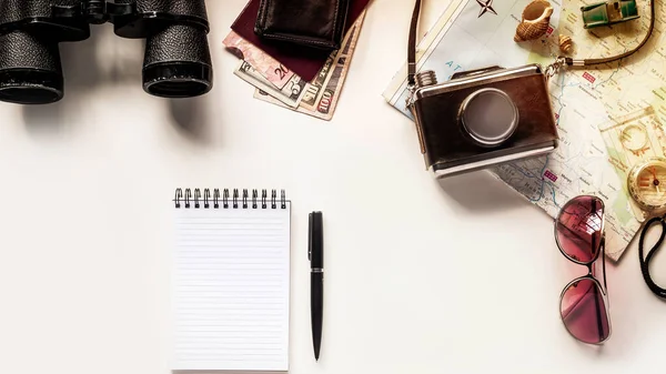 Eine Draufsicht Auf Einen Stift Und Ein Notizbuch Auf Dem — Stockfoto