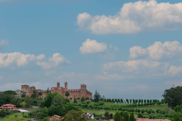 Красивый Снимок Папского Университета Комилласе Испания — стоковое фото