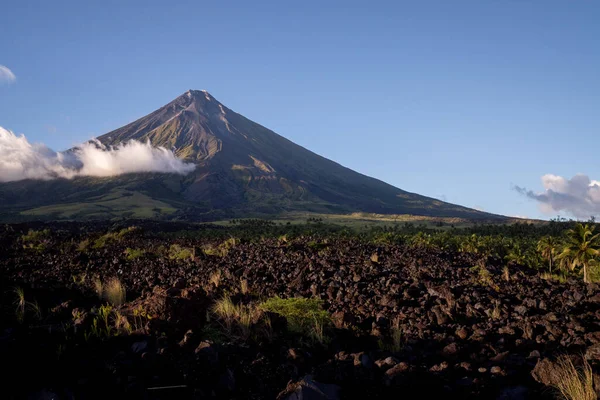 Krásný Záběr Horu Mayon Sopku Nacházející Oblasti Bicol Filipínách — Stock fotografie