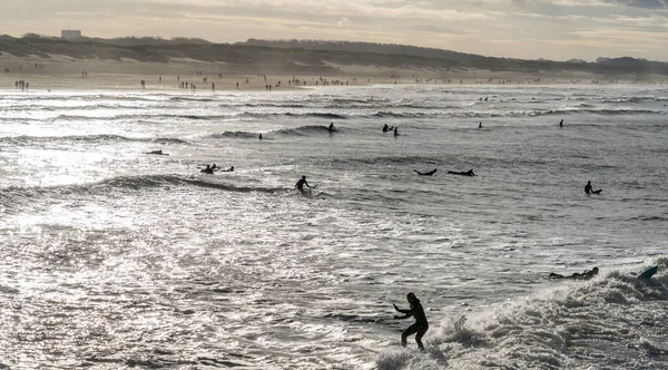 Surfers Golven Van Scheveningen Strand Een Zonnige Dag Januari — Stockfoto