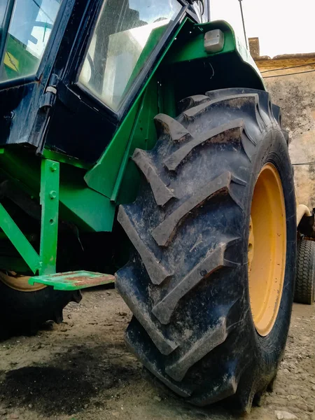 Closeup Wheel Tractor — Stock Photo, Image