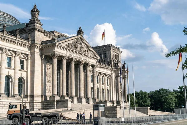 Berlin Németország 2020 Május Németország 2020 Május Német Zászló Reichstag — Stock Fotó