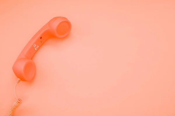 Klassisk Handset Pastell Orange Bakgrund För Kopia Utrymme — Stockfoto