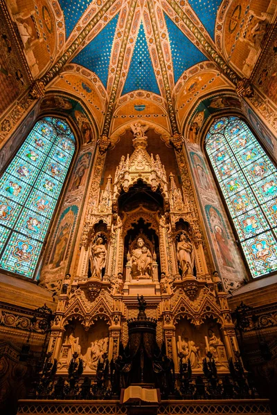 Una Vista Bajo Ángulo Del Asombroso Hermoso Interior Catedral Notre — Foto de Stock