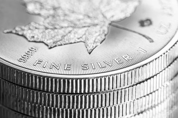 Макросхема Срібного Канадського Кленового Листя Злитків Монети Бізнес Інвестиції — стокове фото