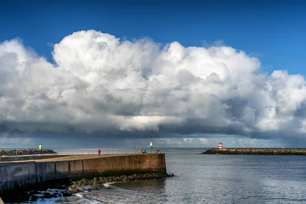 Winter Regenbui Nadert Scheveningse Haveningang Vanaf Noordzee Januari — Stockfoto