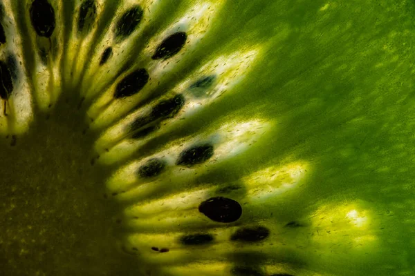 Uno Scatto Macro Una Fetta Kiwi Verde Maturo — Foto Stock