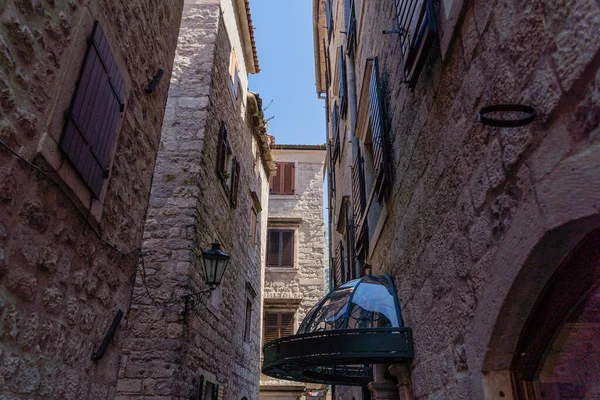 Oude Historische Gebouwen Smalle Straatjes Van Oude Stad Kotor Montenegro — Stockfoto