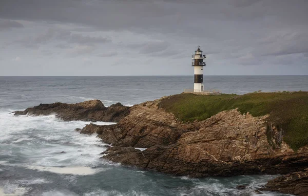 Das Meer Und Der Leuchtturm Illa Pancha Ribadeo Galicien Spa — Stockfoto