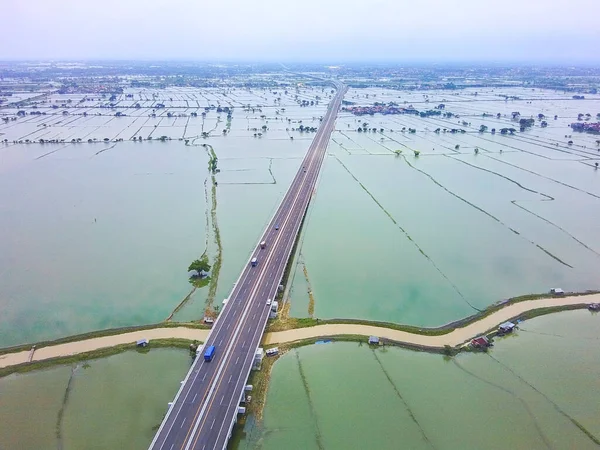 Aerial Shot Long Bridge Water Many Car — Stock Photo, Image