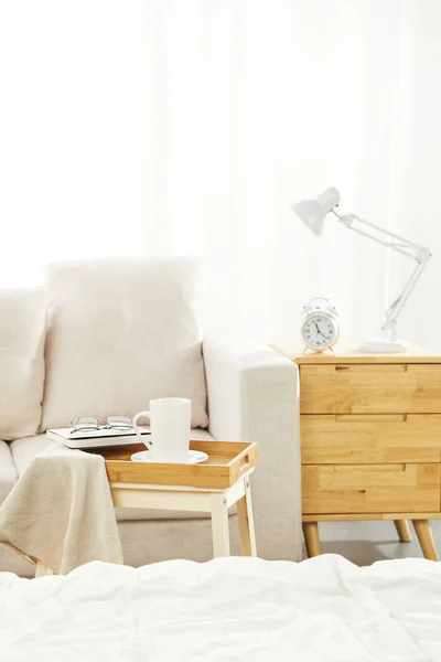 Vertical Shot White Sofa Small Tables Lamp Clock Alarm Personal — Stock Photo, Image