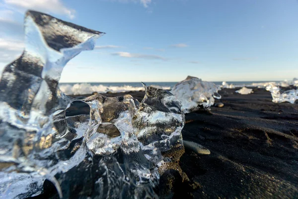 Selektiv Fokusbild Isbitar Utspridda Sandytan Island — Stockfoto