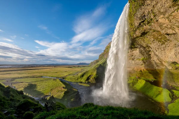 Gyönyörű Kilátás Seljalandsfoss Vízesés Izlandon Felhős Alatt — Stock Fotó