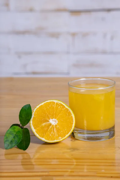 Jus Orange Frais Base Fruits Naturels Une Demi Orange Sur — Photo