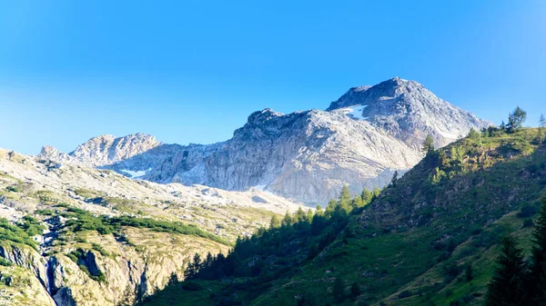 Eine Wunderschöne Landschaft Des Pizzo Rotondo Der Schweiz Unter Einem — Stockfoto