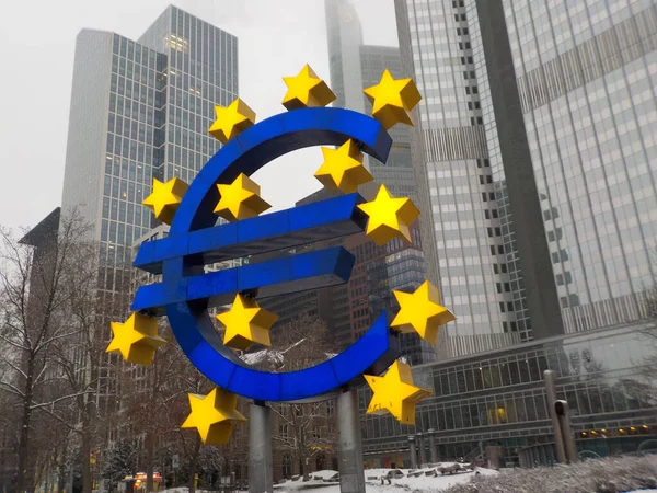 Frankfurt Alemania Enero 2021 Euro Monumento Frente Antiguo Banco Central — Foto de Stock