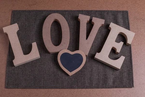 爱情这个词是用木头做的 木制装饰 — 图库照片