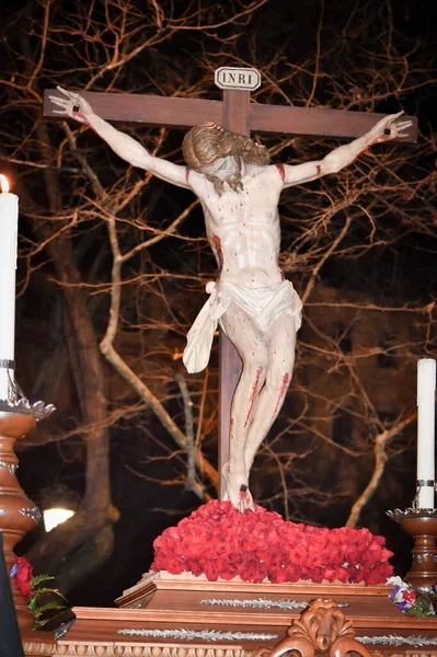Κάθετη Λήψη Αγάλματος Που Δείχνει Σταύρωση Του Ιησού Κατά Διάρκεια — Φωτογραφία Αρχείου