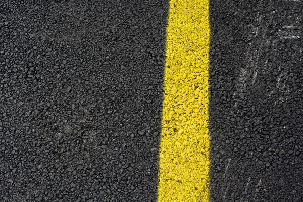 Een Hoge Hoek Shot Van Een Gele Lijn Geschilderd Het — Stockfoto