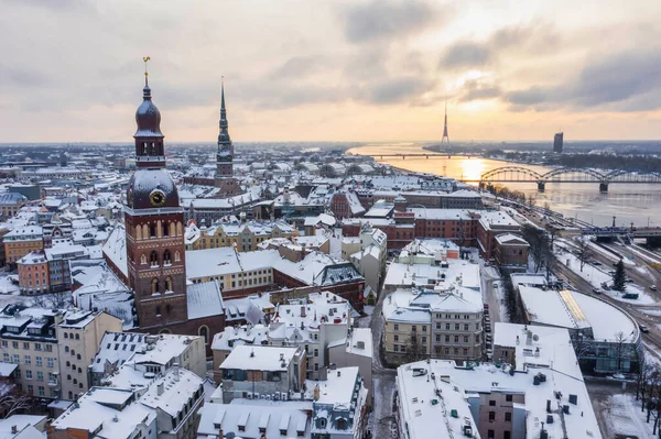 Uma Vista Aérea Catedral Dome Cidade Velha Riga Pôr Sol — Fotografia de Stock