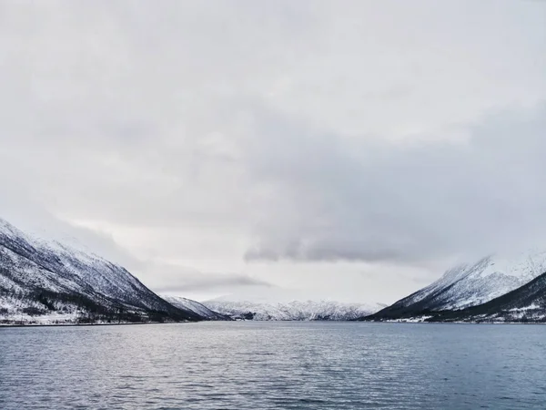 Ландшафт Гарним Зимовим Озером Острова Квалоя Тромсо Норвегія — стокове фото