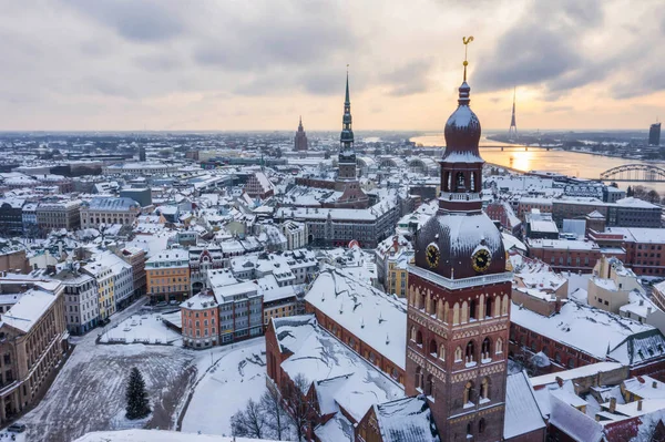 Uma Vista Aérea Catedral Dome Cidade Velha Riga Pôr Sol — Fotografia de Stock