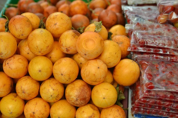 Passion Fruit Κατάμεστο Κόκκινο Κεράσι Στην Ούτι Ινδία — Φωτογραφία Αρχείου